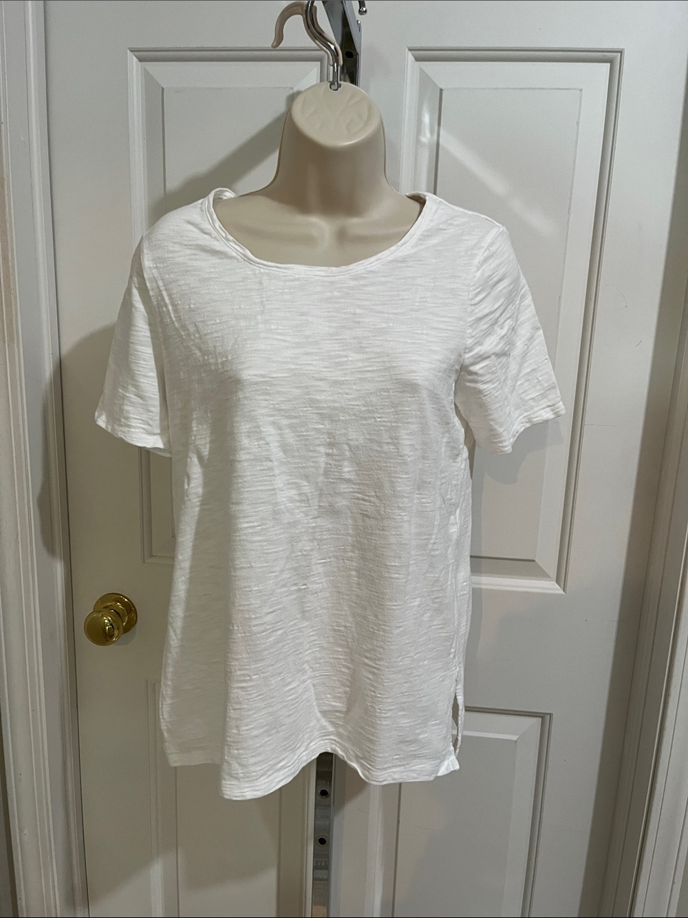 Chico's the ultimate Tee. White size 0, small